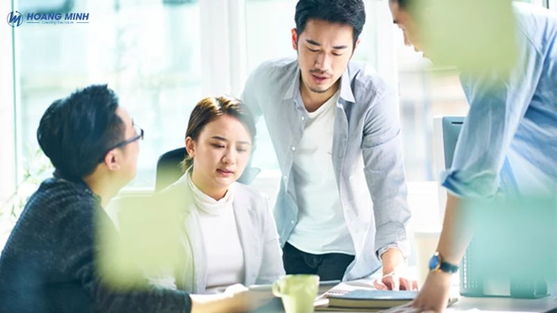 Huddle là gì? Cách tổ chức Huddle hiệu quả