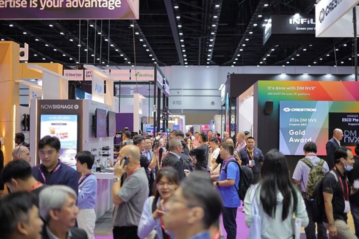 Hoàng Minh trải nghiệm công nghệ tại Infocomm Asia 2025 – chúc mừng Aten, Aver, Kramer, :Peoplelink, Yamaha!
