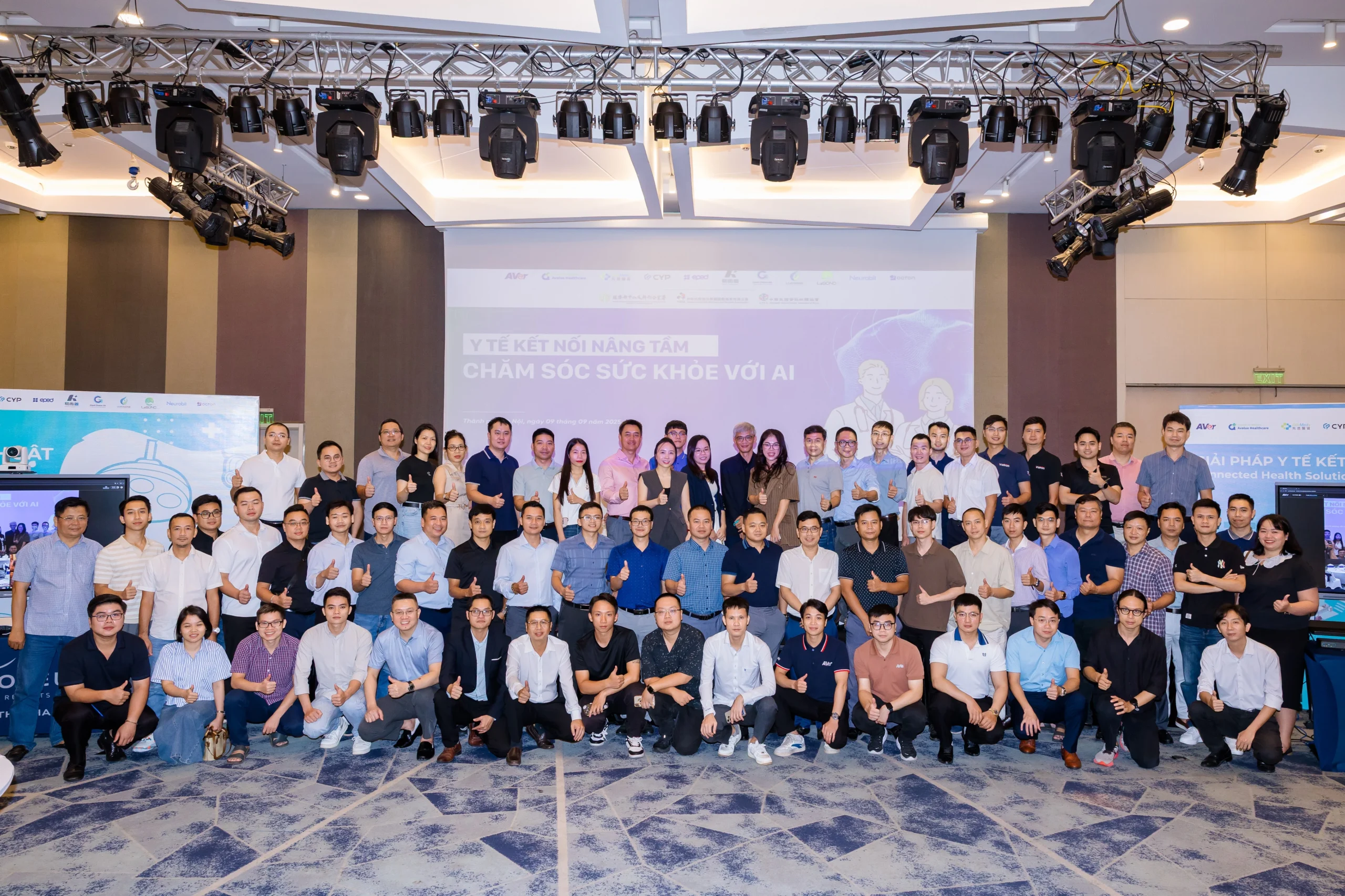 Hoàng Minh trải nghiệm Ứng dụng A.I trong y tế tại “Giải pháp Y Tế Kết Nối” tổ chức bởi AVer Việt Nam