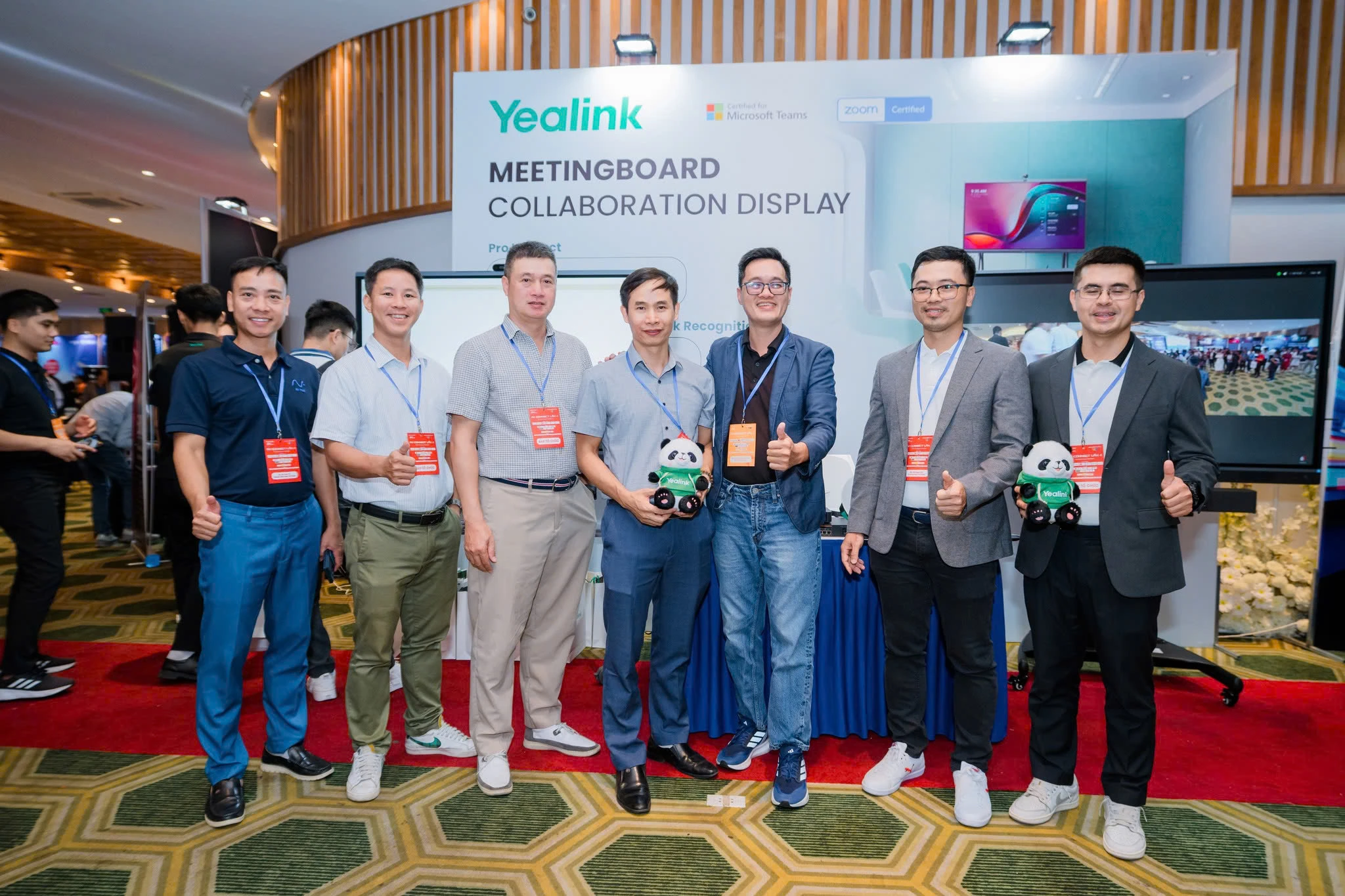 Hoàng Minh chúc mừng AV CONNECT 2025 – Hà Nội bùng nổ cảm hứng công nghệ!