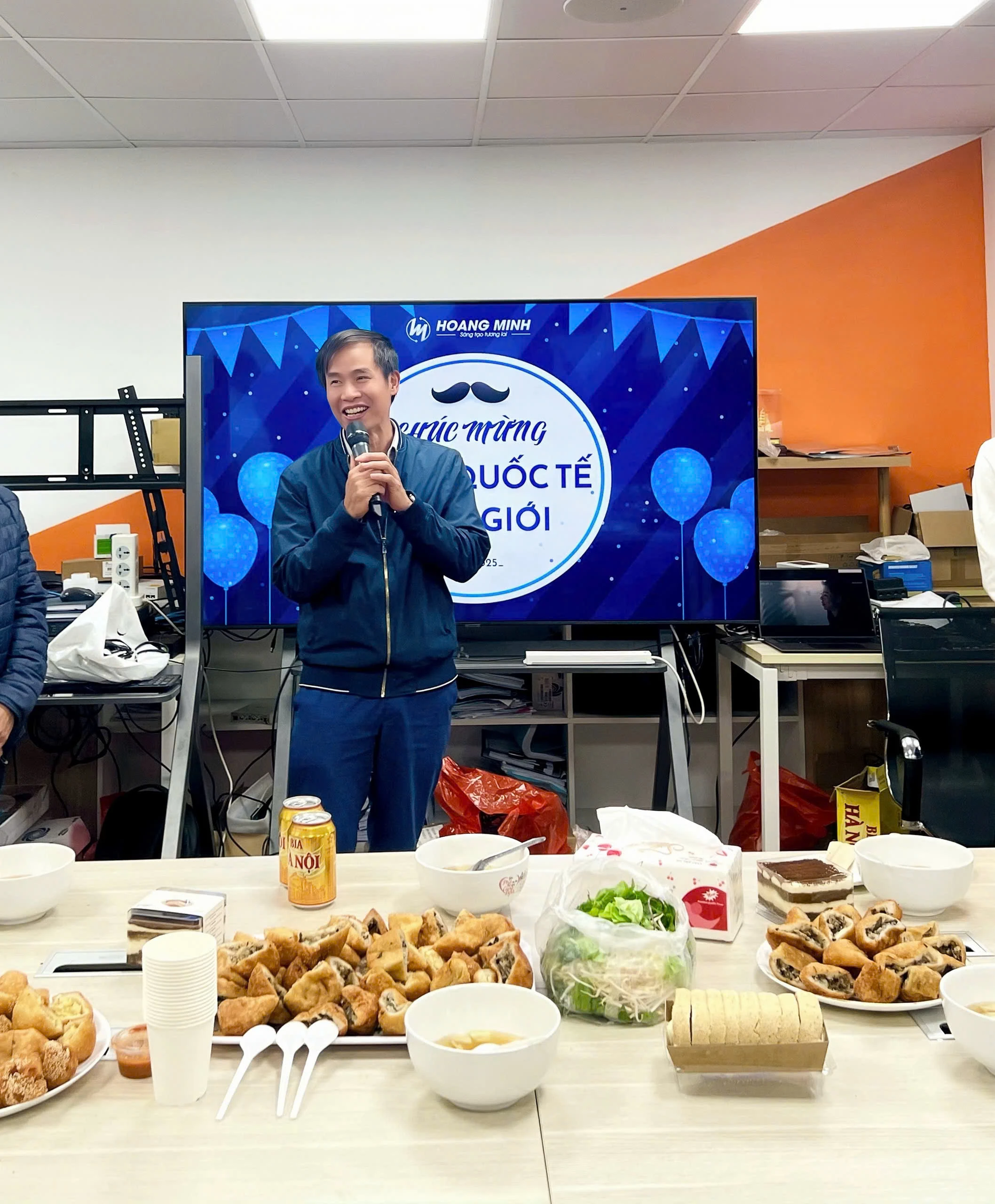 Hoàng Minh liên hoan mừng ngày Quốc tế Nam giới 19/11